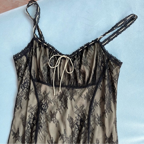 Rouje Ivona Dress in Noir Lace - Picture 6 of 10